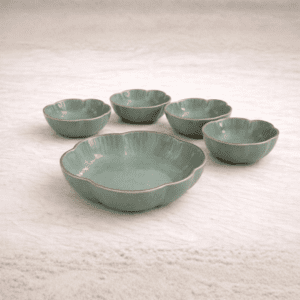 Tatva Lotus Pudding Set, Ceramic Set with 4 Small Bowls and 1 Serving Bowl