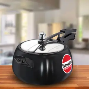 Hawkins Contura Black 5L Pressure Cooker CB50 image 1
