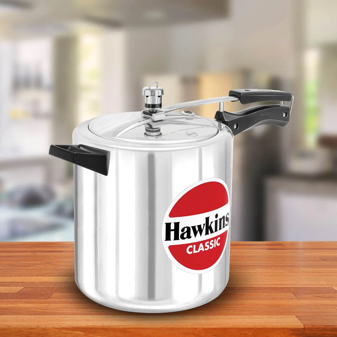 Hawkins Classic Tall Aluminium Pressure Cooker, 8 Litre (CL8T) | Mirror-Polished Body, Fuel-Saving Regulator | 5-Year Guarantee