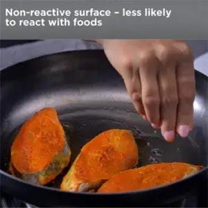Induction Compatible Futura Ironman 26 cm Slim Cast Iron Frying Pan with Glass Lid (IMF26G) image 4