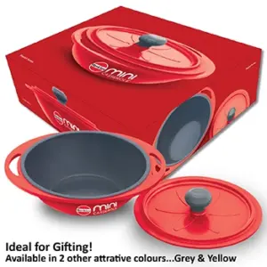 Die Cast Red Round Mini Casserole 0.75 Litre with Lid (MCRR75) image 2